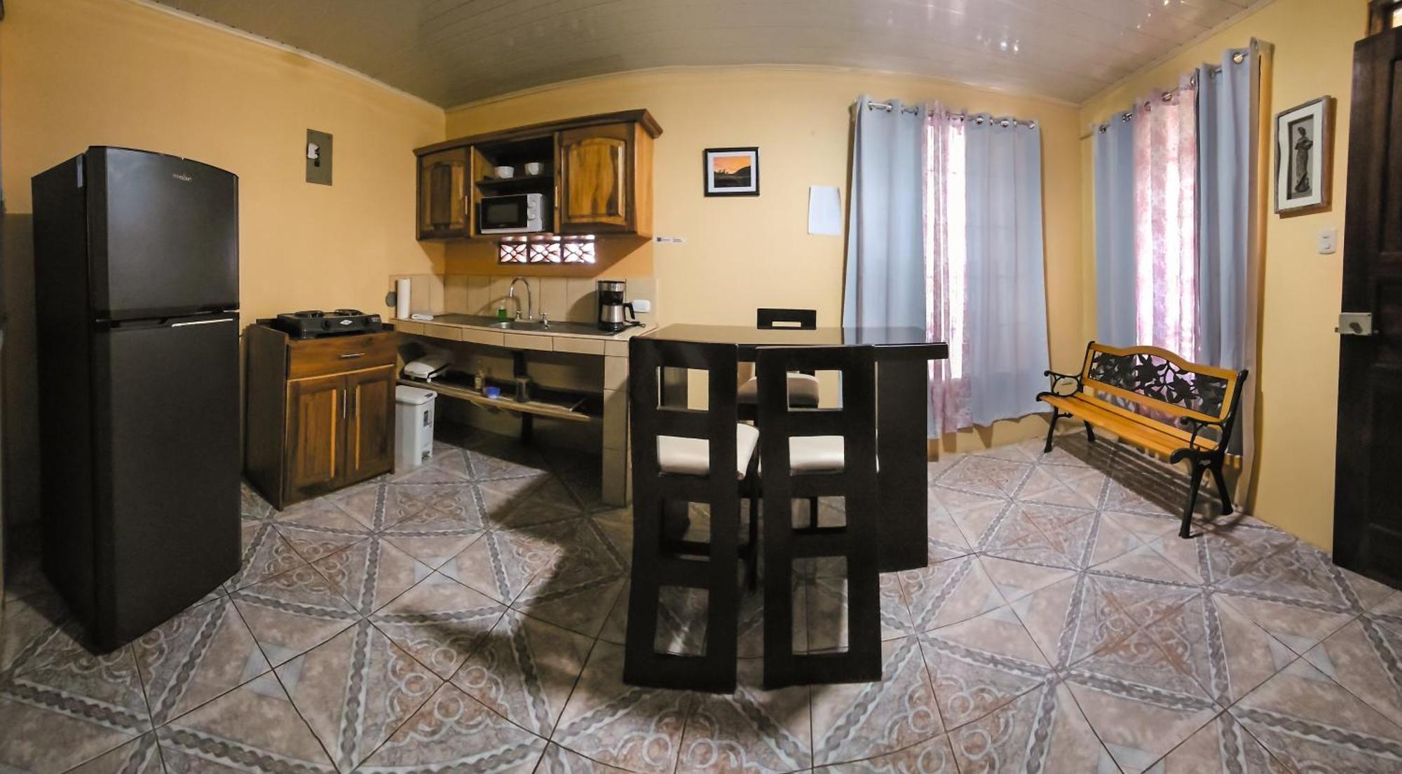 Apartamento Daly #1 Guápiles Eksteriør billede
