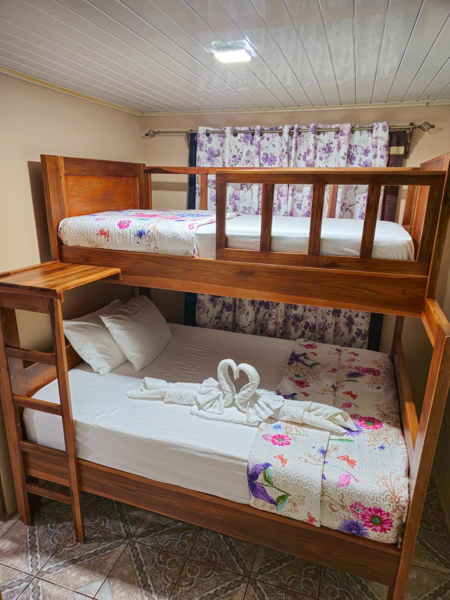 Apartamento Daly #1 Guápiles Eksteriør billede